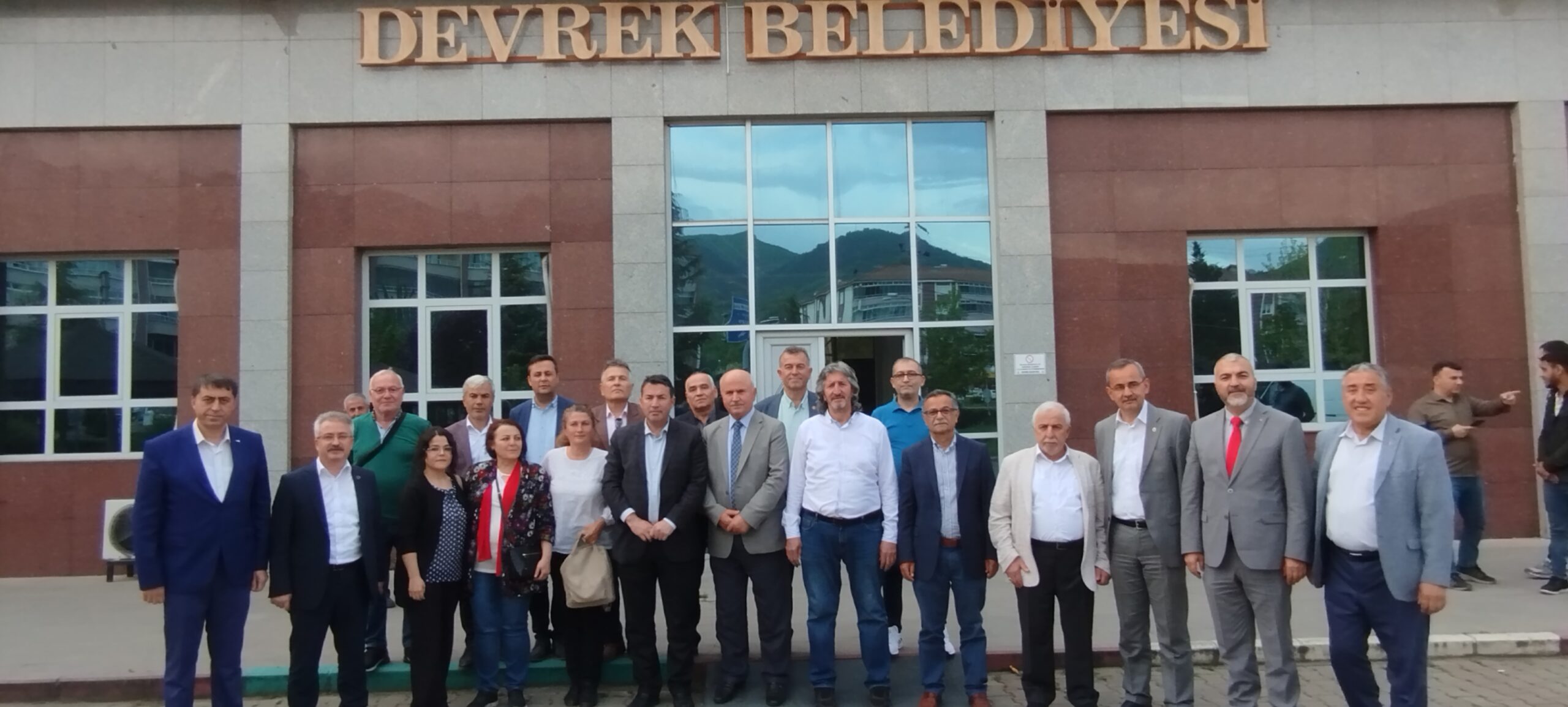 Devrek Belediye Başkanı Özcan Ulupınar’a Zonguldak İl Dernekler Federasyonu Ziyareti