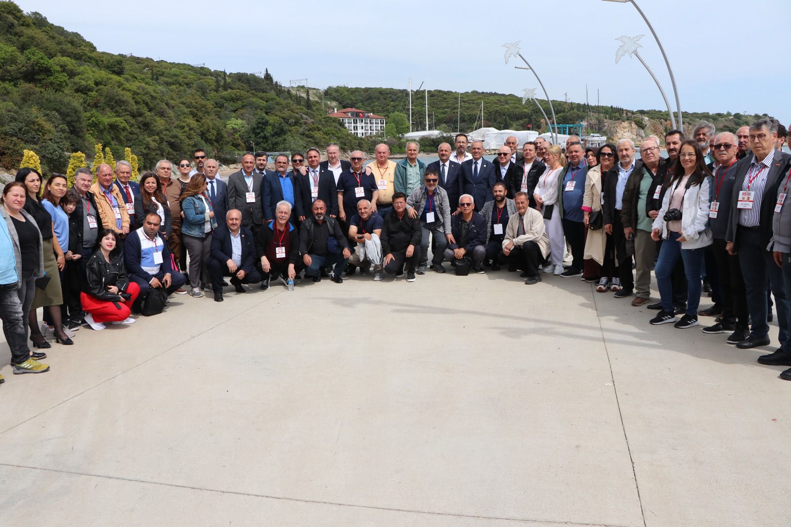 BİZ ÇOK BÜYÜK BİR AİLEYİZ.!