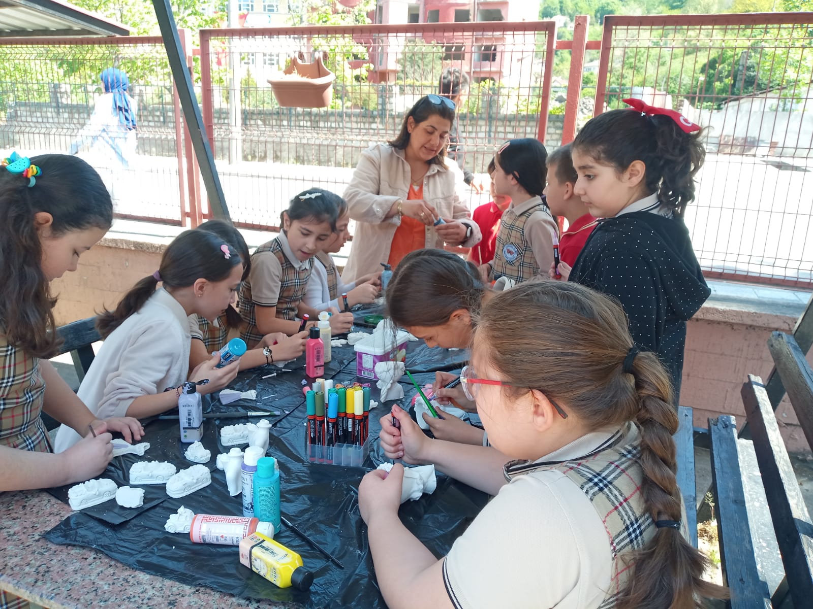 Minik Eller, Büyük Hayallerle Buluştu