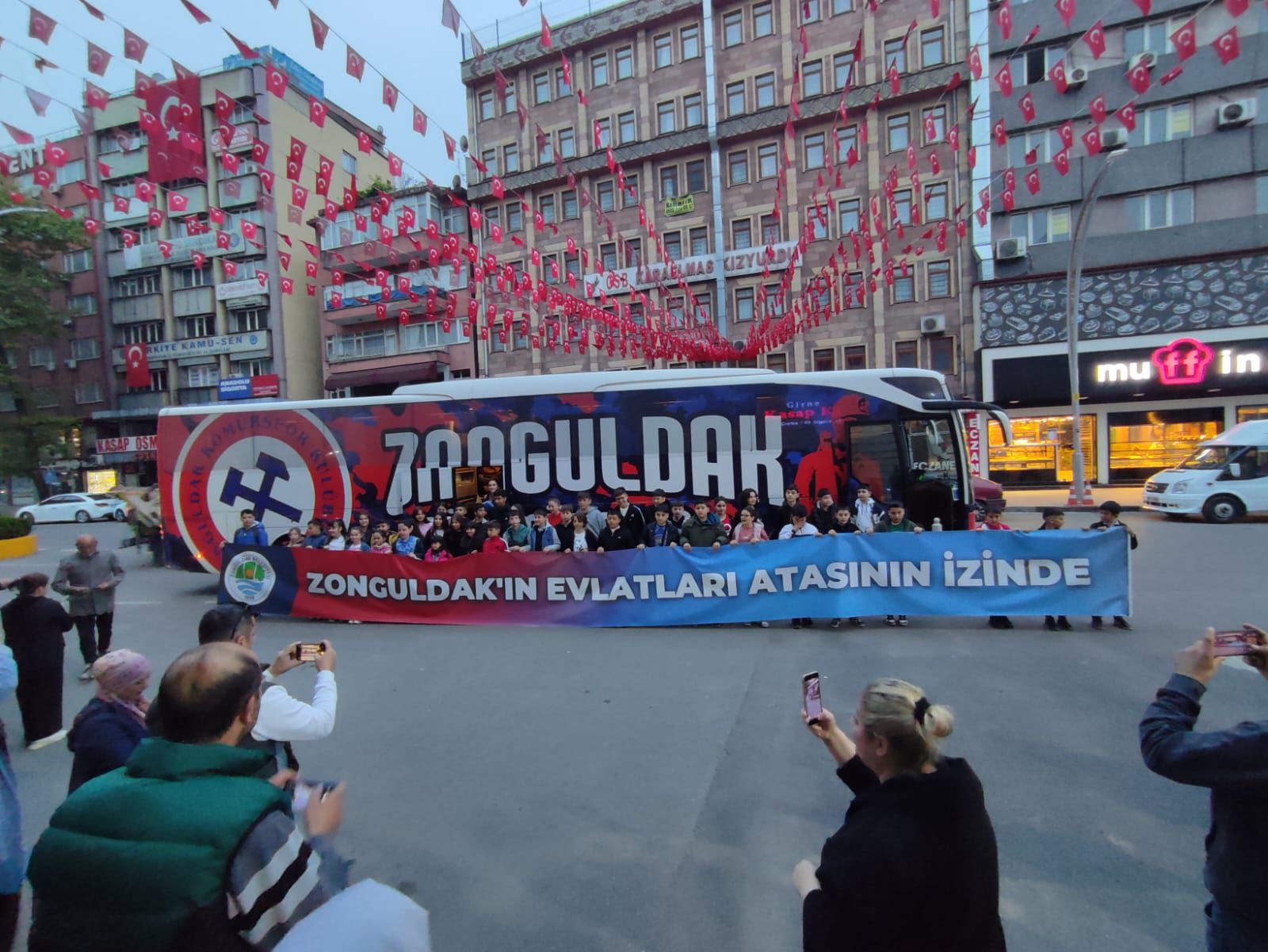 ATATÜRK’ün Evlatları, İzinde Gururla Yürüyor!