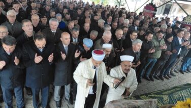 Metin Demir’in anneannesi son yolculuğuna uğurlandı