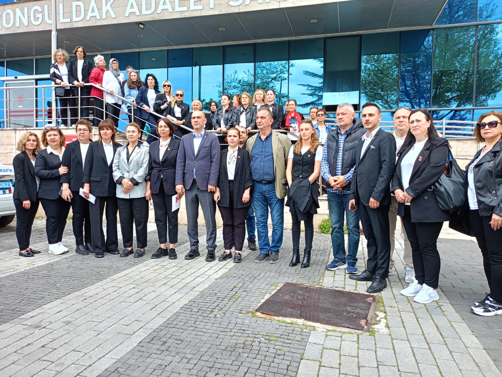 CHP’li Kadınlara Hakarete Suç Duyurusu